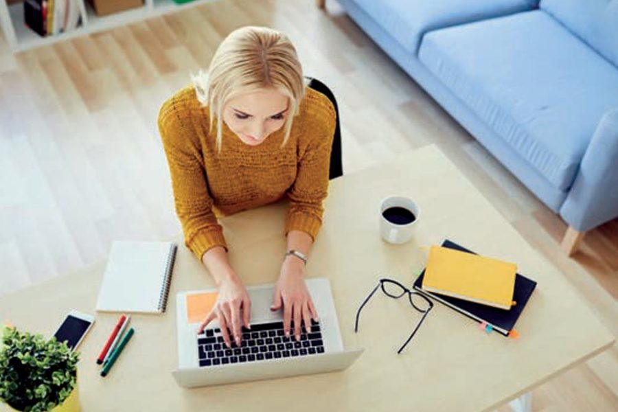 Teletravailler dans son salon