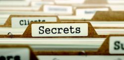 Dossiers secrets dans des archives