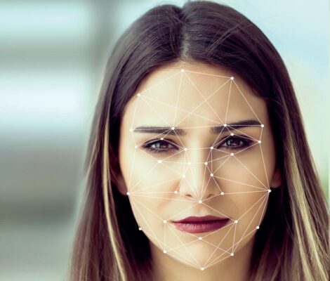 Identification automatisée d'un visage