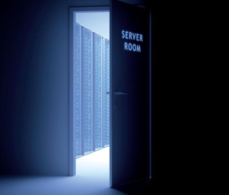 porte ouverte sur un datacenter